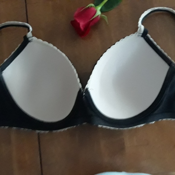 Bra - Picture 2 of 4